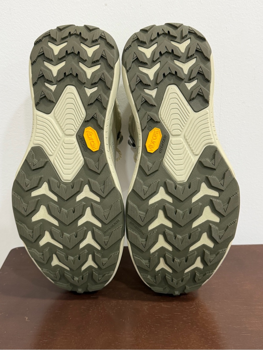 HOKA Women’s Transport GTX Hiking Boots. New. - Picture 5 of 7